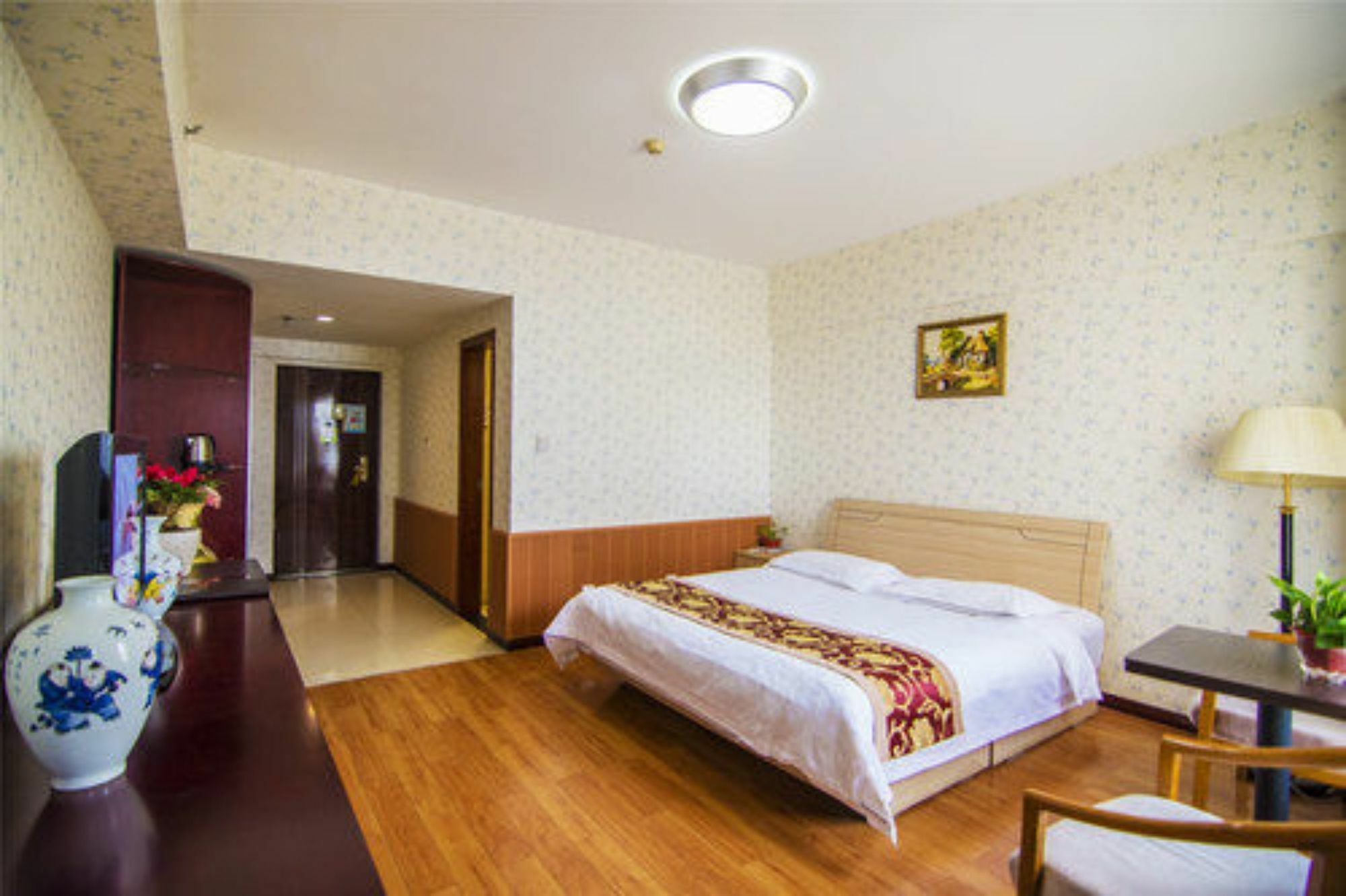Golden Tree Business Hotel Сиань Экстерьер фото